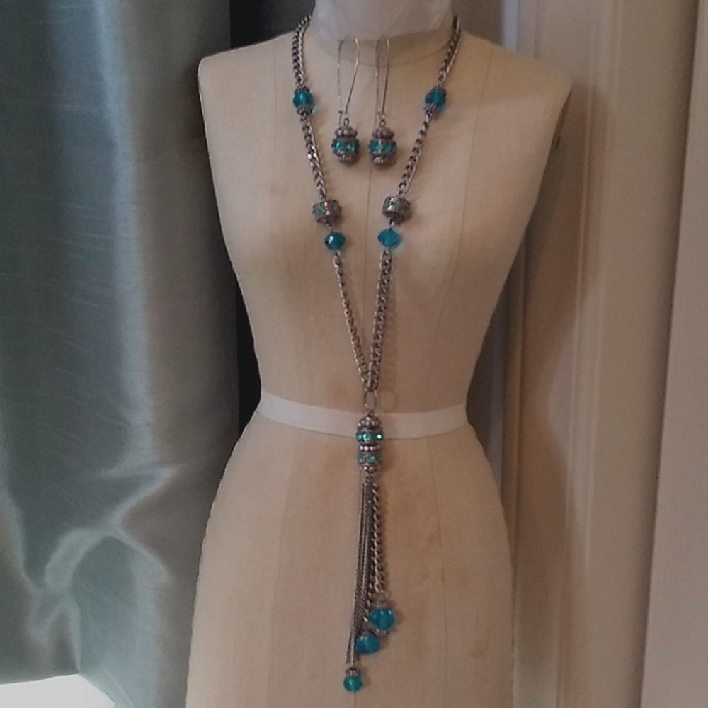 Woman's Necklace and Earring Set Aqua Blue Chrystals Silver Tone